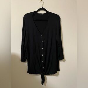 Kim and Cami‎ V-Neck Tie Top with Mother of Pearl Buttons - 1X
